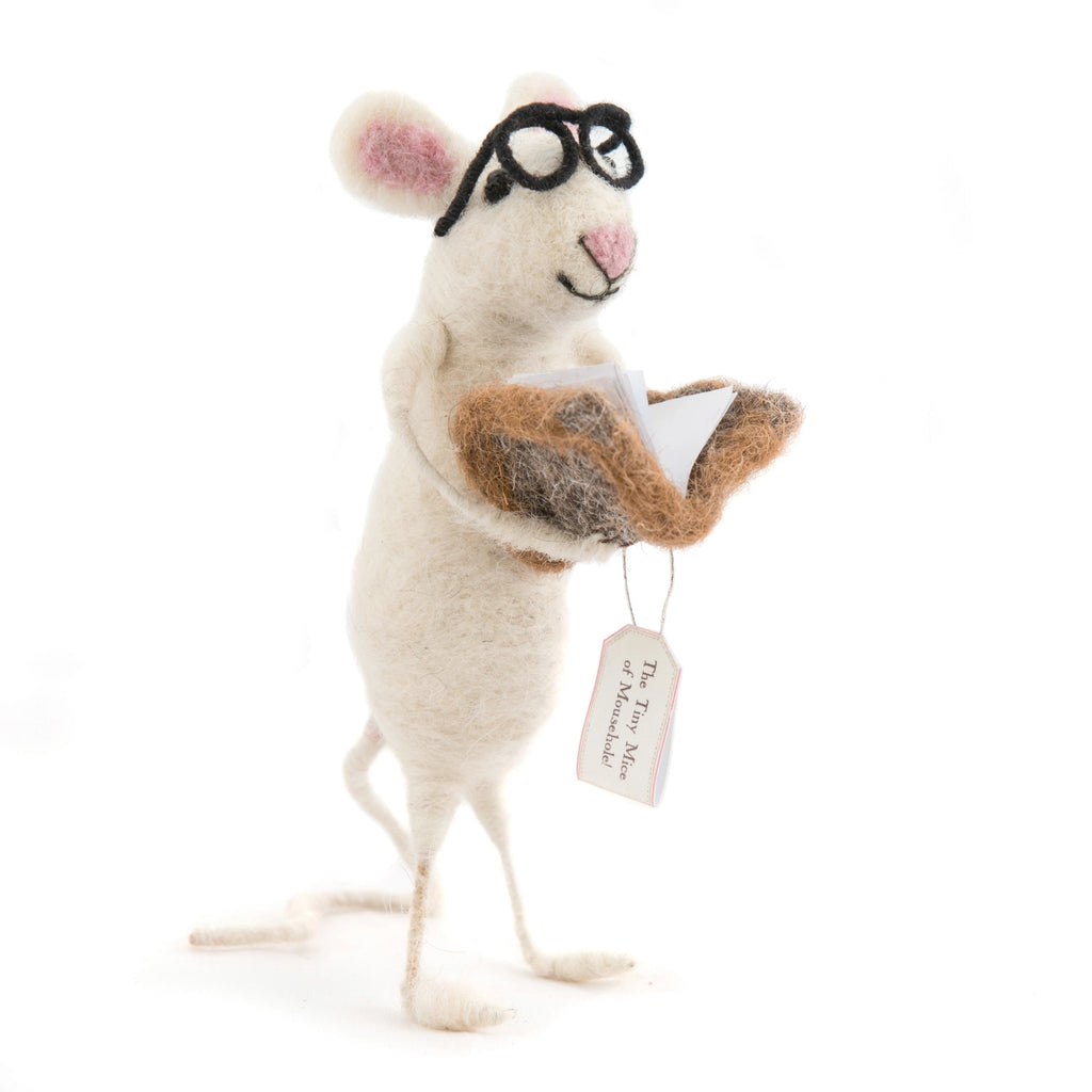 Felted Tiny Mouse - Reading